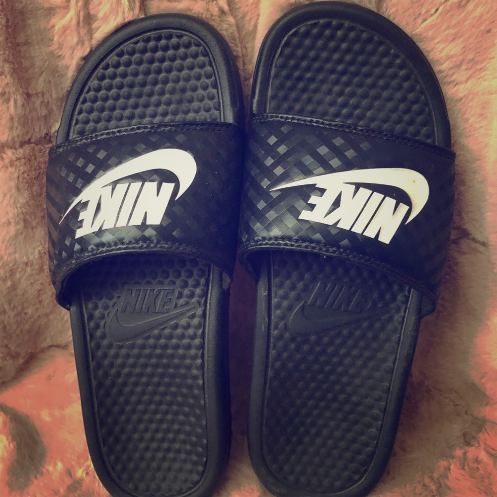 Women’s Nike slides